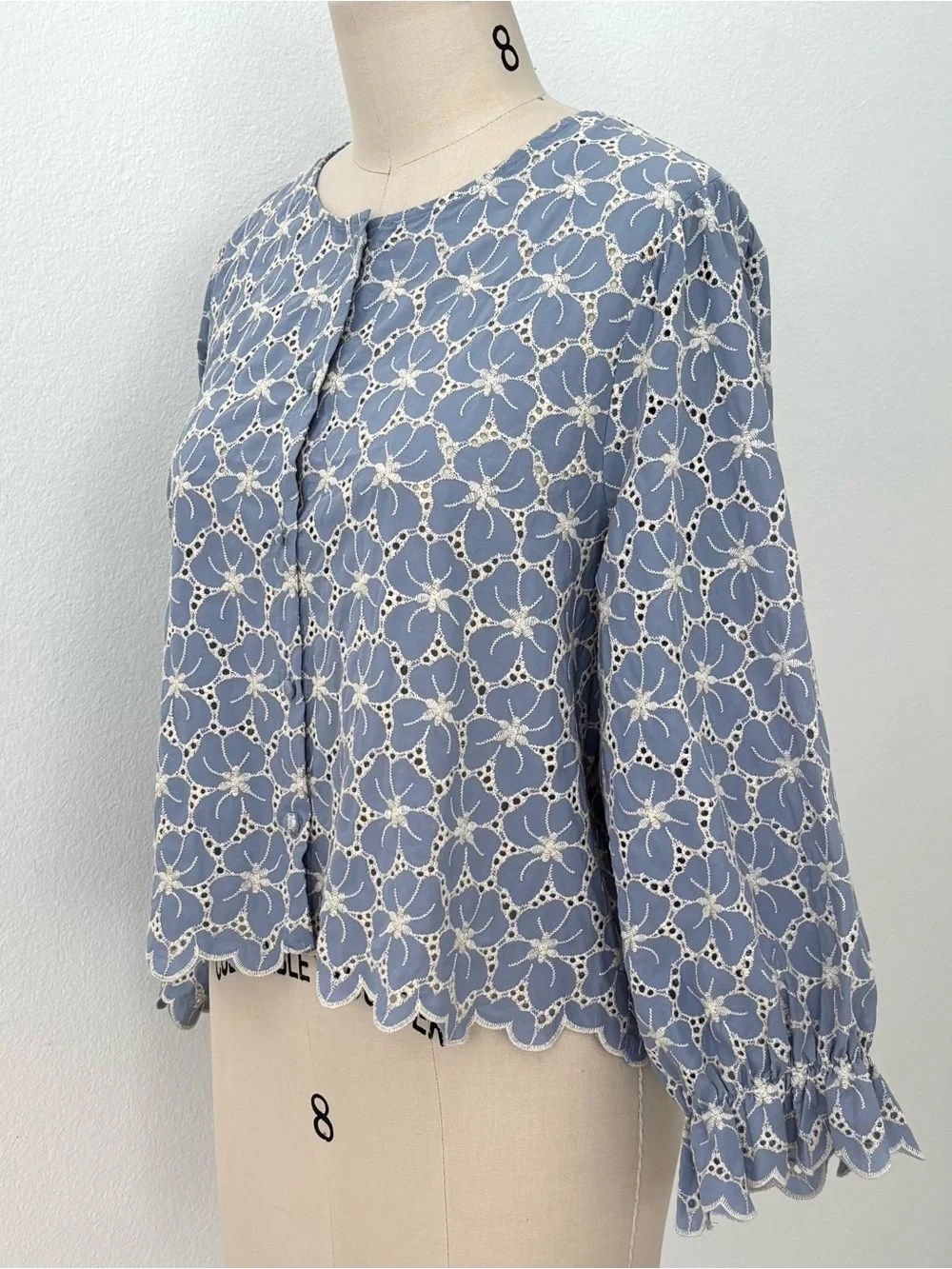 Zara Floral Eyelet Embroidered Scalloped Crop Blouse NWT Blue & Cream Cotton XL